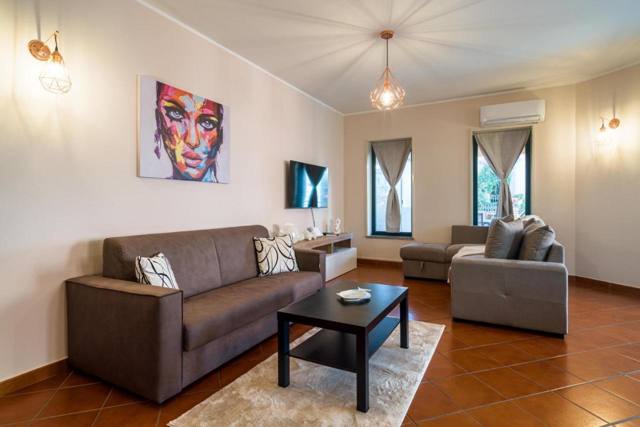 Loft Angolo Sul Mare Letojanni Esterno foto