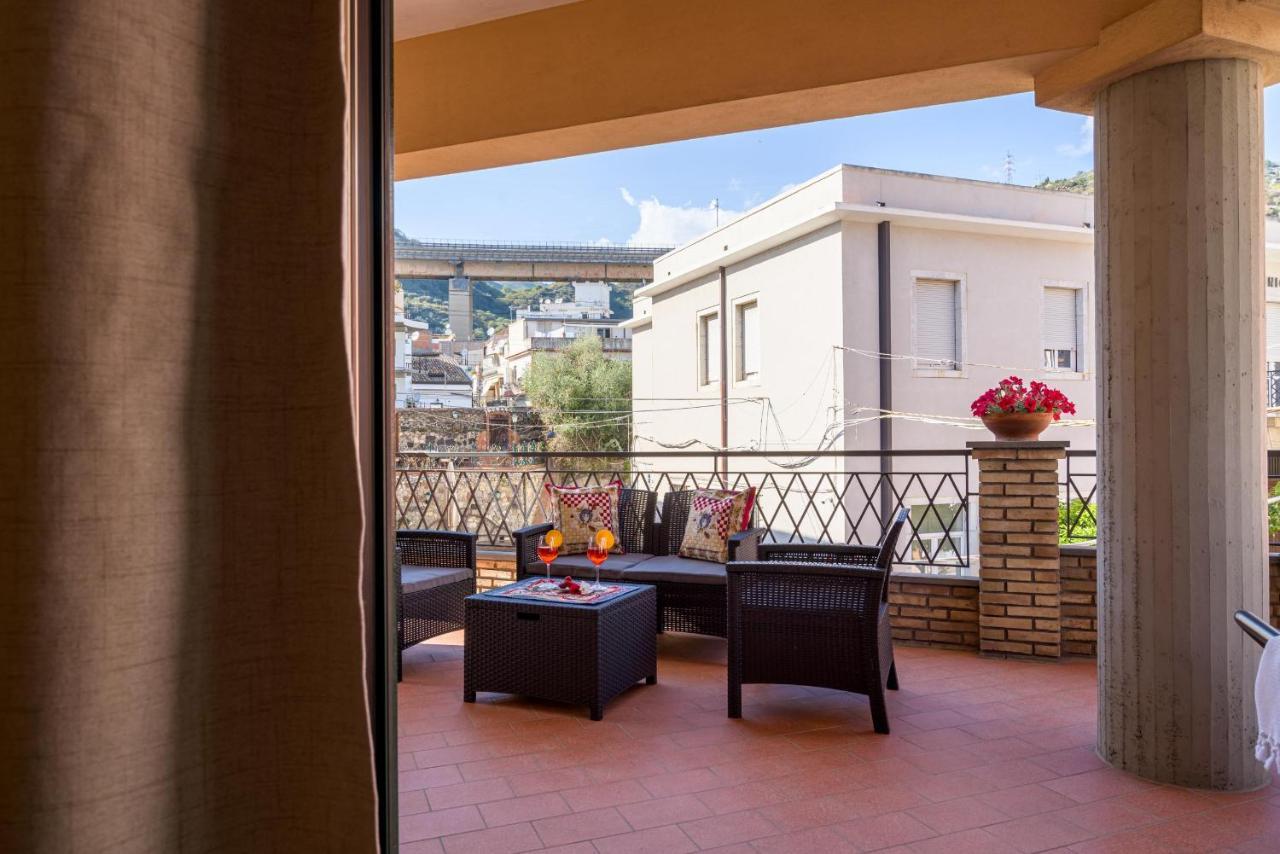 Loft Angolo Sul Mare Letojanni Esterno foto