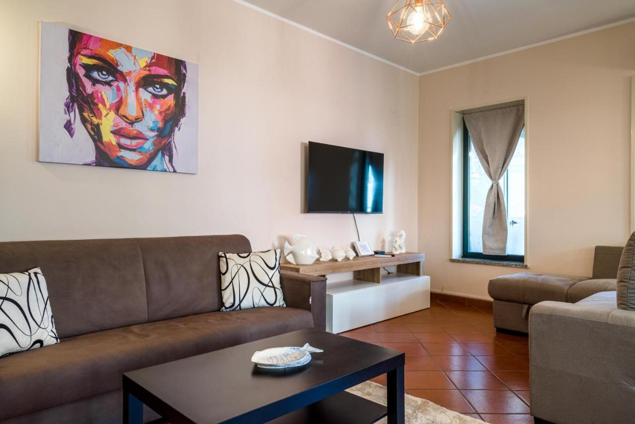 Loft Angolo Sul Mare Letojanni Esterno foto
