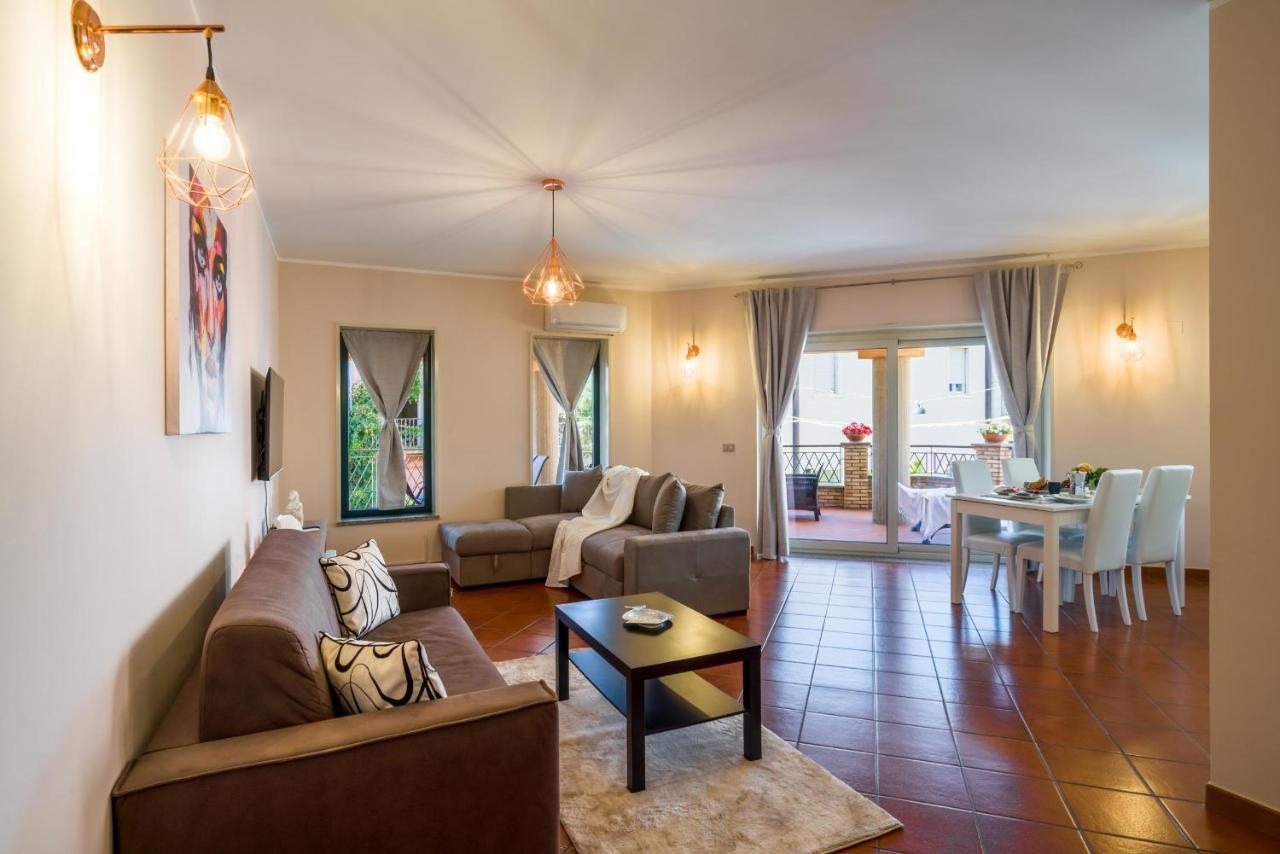 Loft Angolo Sul Mare Letojanni Esterno foto