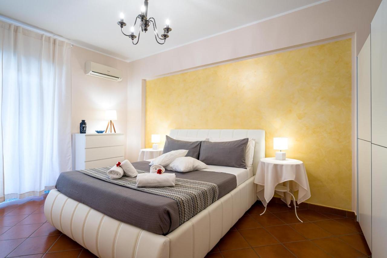 Loft Angolo Sul Mare Letojanni Esterno foto