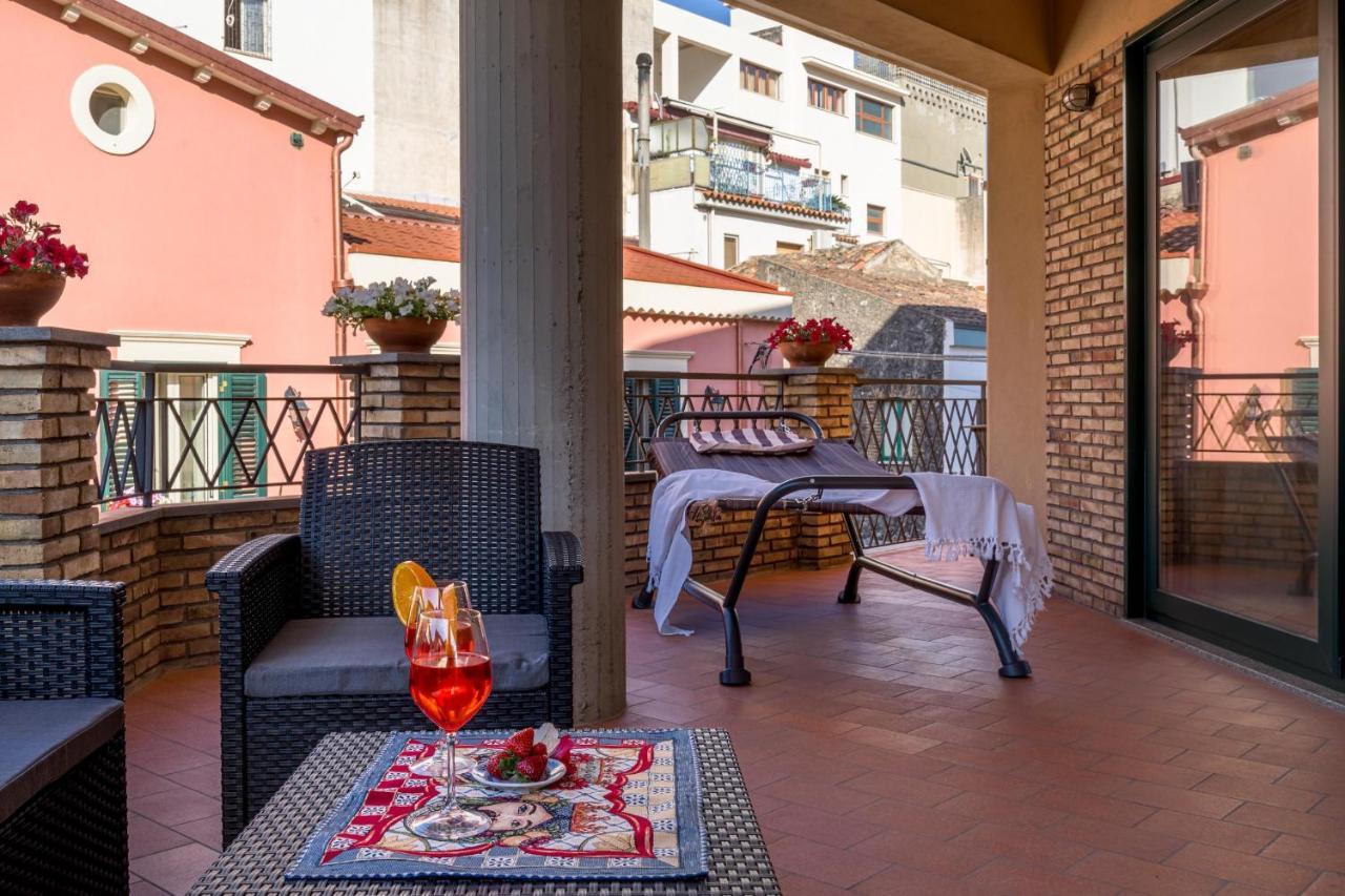 Loft Angolo Sul Mare Letojanni Esterno foto