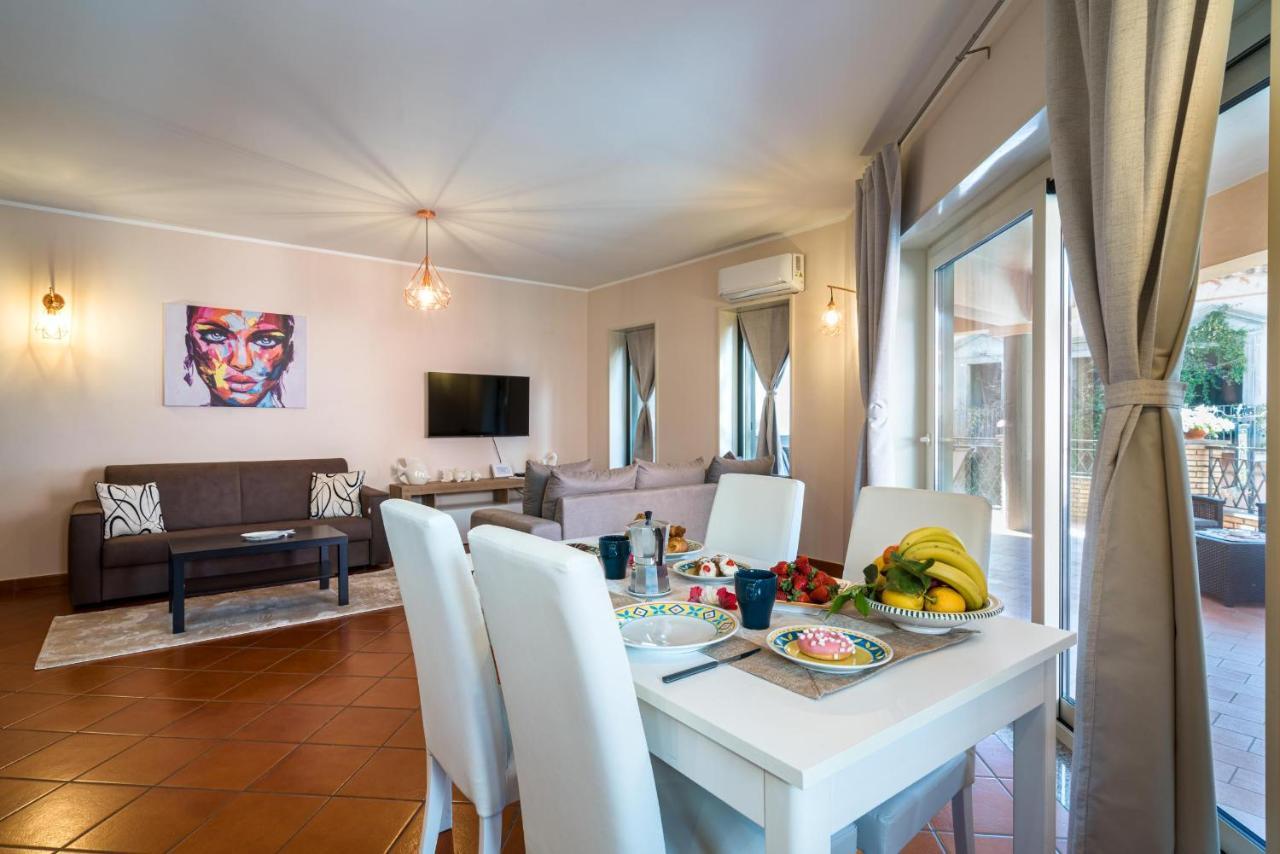 Loft Angolo Sul Mare Letojanni Esterno foto